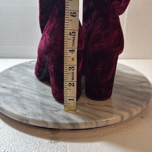 pre-owned Lane Bryant Crushed Velvet Bootie size 9 - Picture 4 of 8